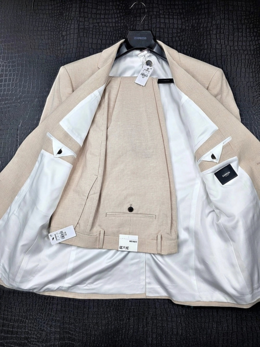 Express Extra Slim Linen-Blend Striped Suit 42R + 34x30